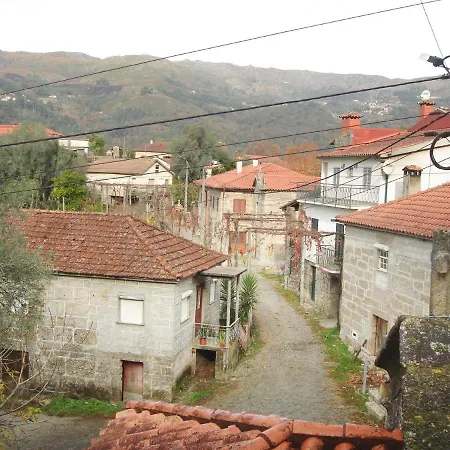Casa Dos Cabencos - Typical Granite Stone House Hébergement de vacances *